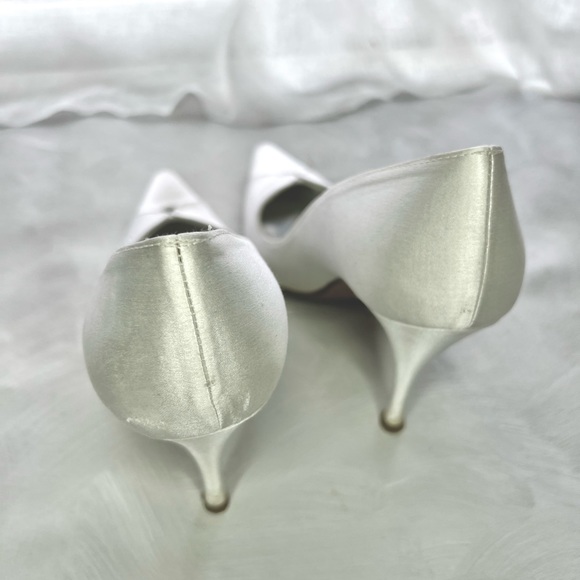 Stuart weitzman bridal pumps. Wedding heels. Satin white. Dust bag incl. SZ 7.5 - Picture 5 of 5